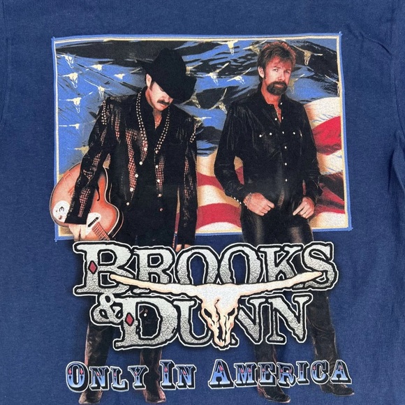 NEW Vintage Brooks & Dunn Neon Circus Only In America Tour Tshirt Size M Blue - Picture 5 of 6